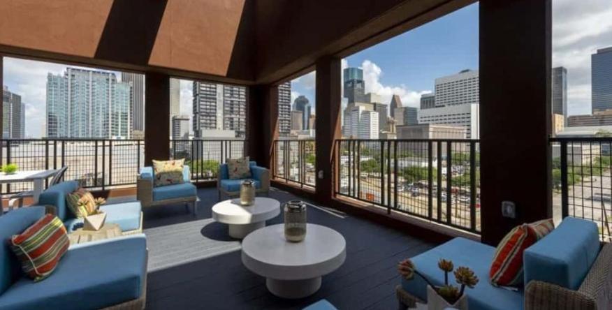 Sodo Gem: Rooftop Skyline Pool Parking Wi-fi Appartement *